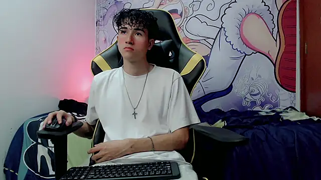 Snapshot of johnny_cagee chatting on 19, 12, 2024 johnny cagee online show from 19, 12, 2024