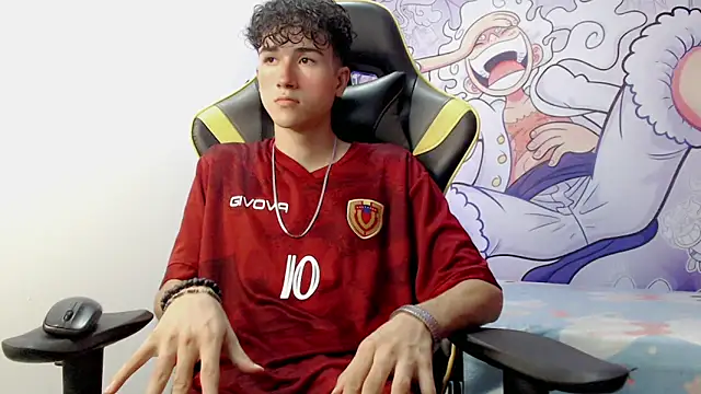 Snapshot of johnny_cagee chatting on 29, 12, 2024 johnny cagee online show from 29, 12, 2024