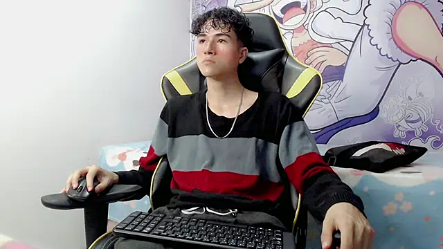 Snapshot of johnny_cagee chatting on 30, 12, 2024 johnny cagee online show from 30, 12, 2024