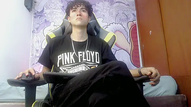 Snapshot of johnny_cagee chatting on 1, 2, 2025 johnny cagee online show from 1, 2, 2025