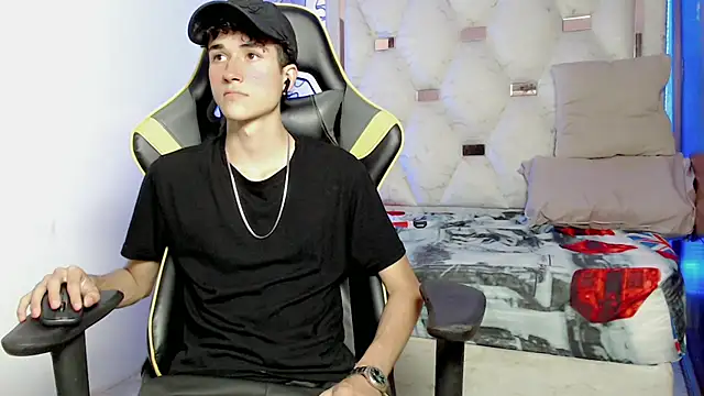 Snapshot of johnny_cagee chatting on 21, 9, 2025 johnny cagee online show from 21, 9, 2025