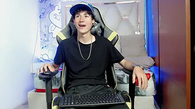 Snapshot of johnny_cagee chatting on 11, 10, 2025 johnny cagee online show from 11, 10, 2025