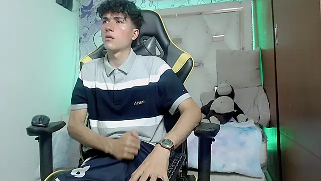 Snapshot of johnny_cagee chatting on 24, 10, 2025 johnny cagee online show from 24, 10, 2025