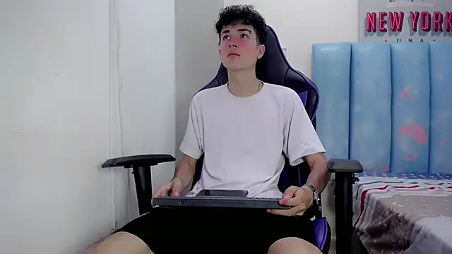 johnny cagee online show from 15, 12, 2025