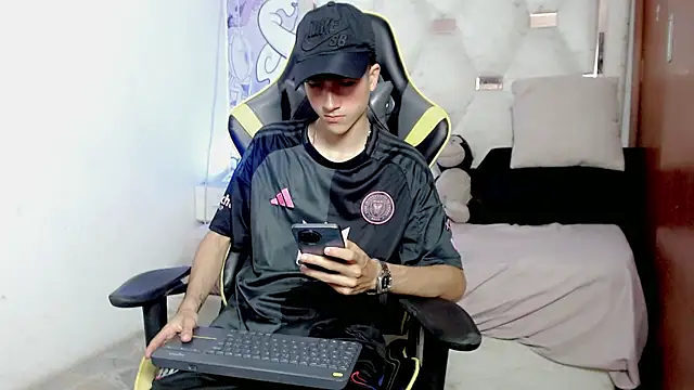 johnny cagee online show from 13, 1, 2026