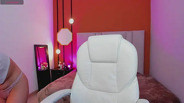 Snapshot of _Sophie__miller chatting on 8, 11, 2025 Sophie miller online show from 8, 11, 2025