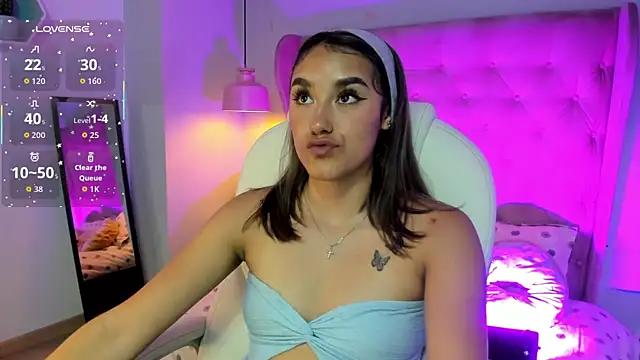 Snapshot of _Sophie__miller chatting on 16, 12, 2025 Sophie miller online show from 16, 12, 2025