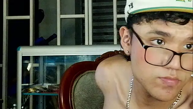 Snapshot of Baby_Cream chatting on 4, 1, 2025 Baby Cream online show from 4, 1, 2025