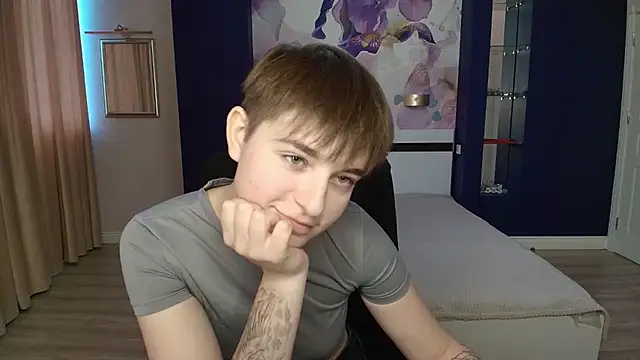 EmiliaYours online show from 19, 10, 2025