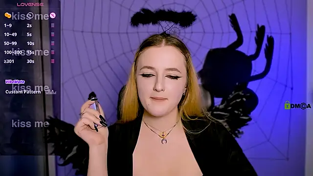 luna berryy online show from 20, 10, 2025