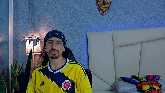 Snapshot of Sr_Magnus_ chatting on 18, 10, 2025 Sr Magnus online show from 18, 10, 2025