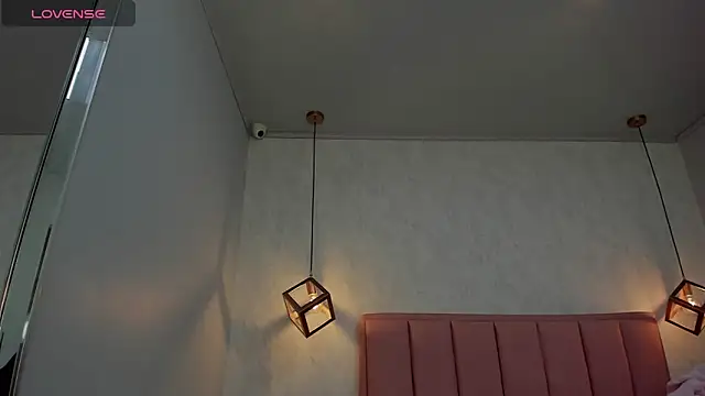 MAYROBERTSS online show from 18, 2, 2025