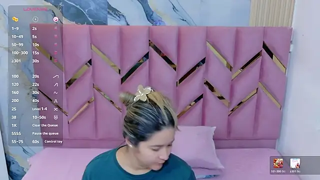 collegepawglovedaddy online show from 5, 3, 2026