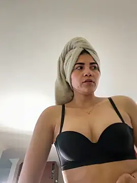 aurora divine online show from 22, 10, 2025