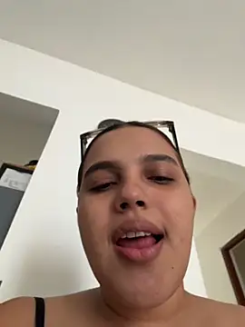 Snapshot of vivicolibri chatting on 20, 11, 2025 vivicolibri online show from 20, 11, 2025