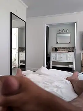 Italianstalion247365 online show from 17, 11, 2025