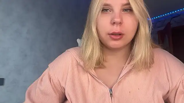 Snapshot of Thalia__Star chatting on 29, 10, 2025 Thalia Star online show from 29, 10, 2025