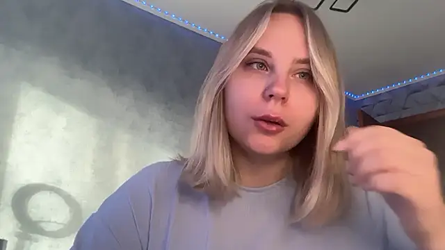 Snapshot of Thalia__Star chatting on 13, 11, 2025 Thalia Star online show from 13, 11, 2025