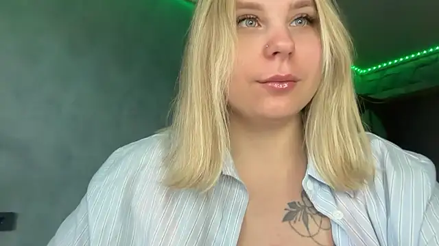 Snapshot of Thalia__Star chatting on 21, 11, 2025 Thalia Star online show from 21, 11, 2025