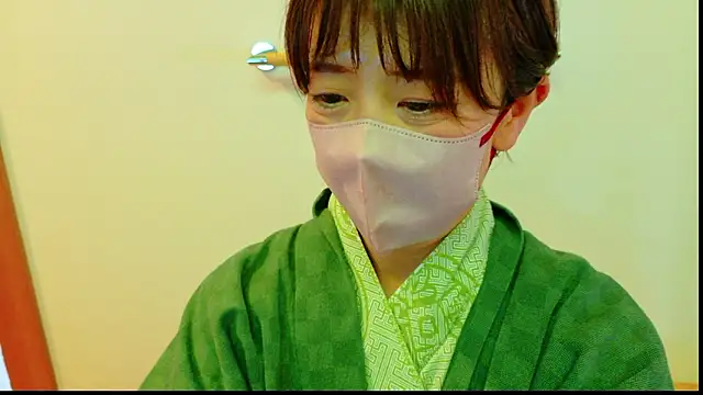 Risa 06 online show from 4, 11, 2025