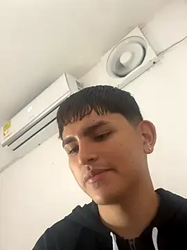 Snapshot of Lyam_ap chatting on 14, 11, 2025 Lyam ap online show from 14, 11, 2025