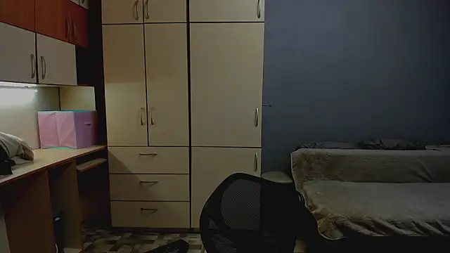 Miss Elsa  online show from 15, 1, 2026