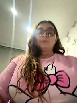 AntonellaAlondra4 online show from 9, 11, 2025