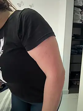 AntonellaAlondra4 online show from 3, 2, 2026