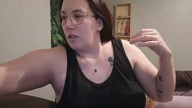 ThickGirlsDoItBetter online show from 22, 3, 2025