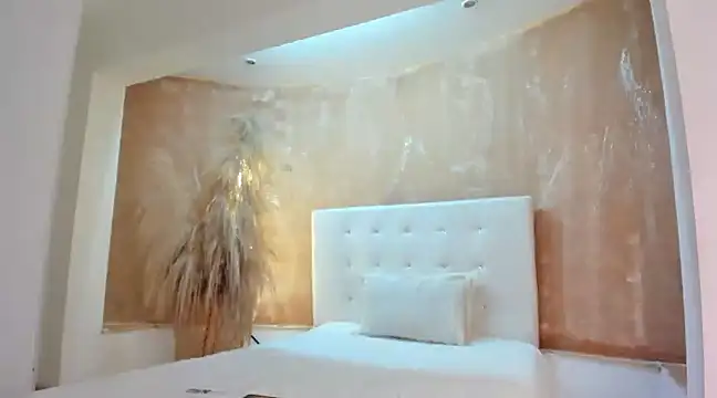 Snapshot of APRILL_FOXX chatting on 5, 3, 2025 APRILL FOXX online show from 5, 3, 2025