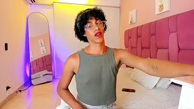 Snapshot of APRILL_FOXX chatting on 7, 10, 2025 APRILL FOXX online show from 7, 10, 2025