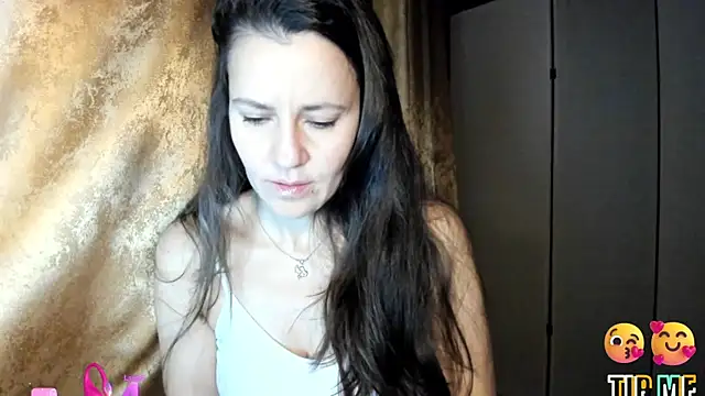 Snapshot of Found_Me chatting on 17, 11, 2025 Found Me online show from 17, 11, 2025