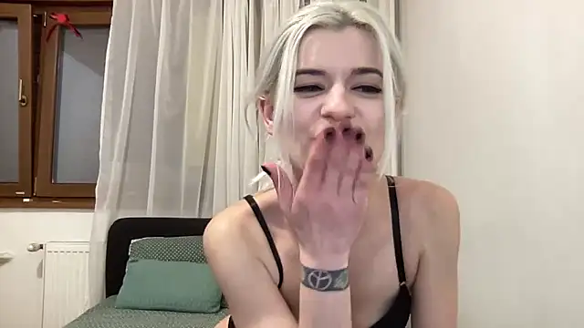 Snapshot of Onika_Love chatting on 28, 3, 2026 Onika Love online show from 28, 3, 2026