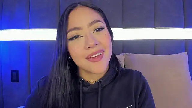 nicolle pierce online show from 23, 1, 2025