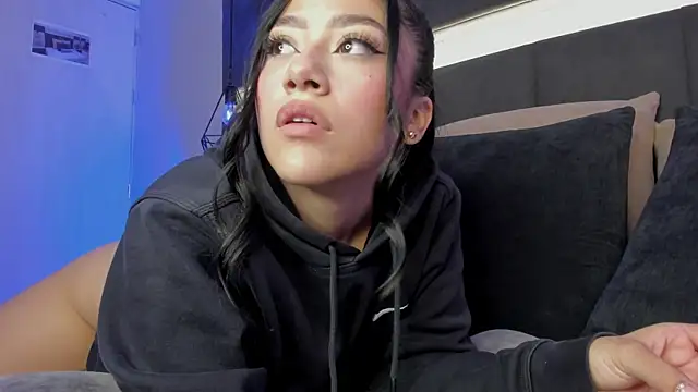 nicolle pierce online show from 10, 2, 2025