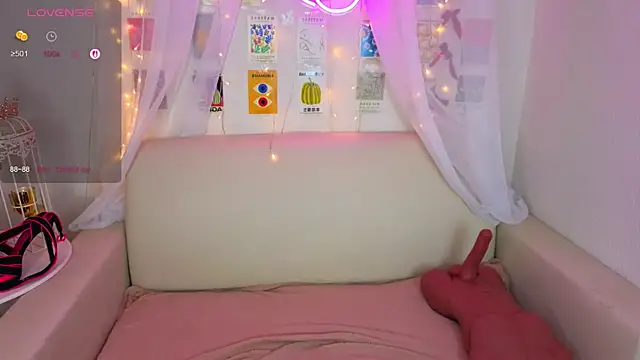 Angel Nikole online show from 10, 11, 2025