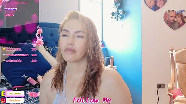 Snapshot of QueenYsuRey chatting on 23, 1, 2025 QueenYsuRey online show from 23, 1, 2025