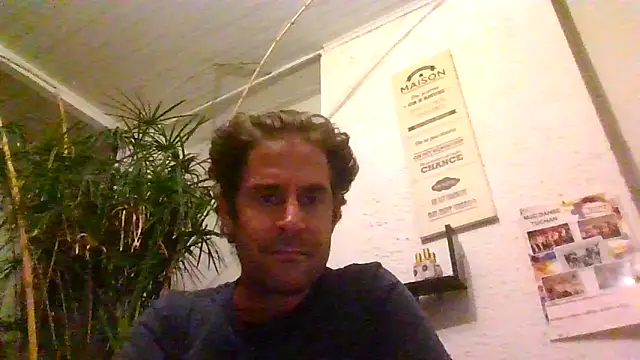 Snapshot of Vespa_Crabo chatting on 9, 9, 2025 Vespa Crabo online show from 9, 9, 2025