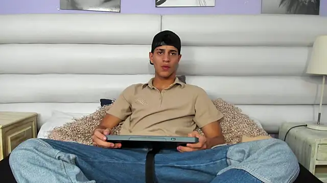 Tyler Rodriguez online show from 26, 2, 2025