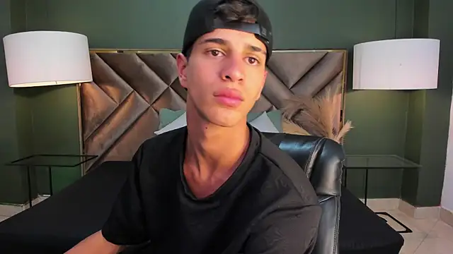 Tyler Rodriguez online show from 5, 3, 2025