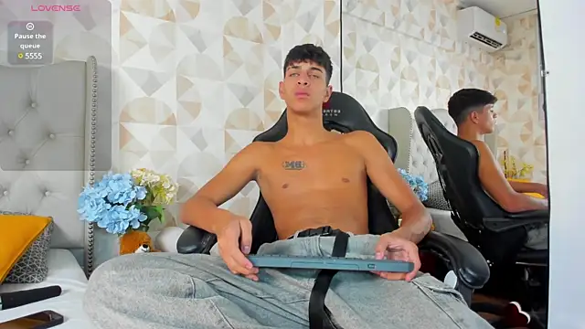 Tyler Rodriguez online show from 17, 3, 2025