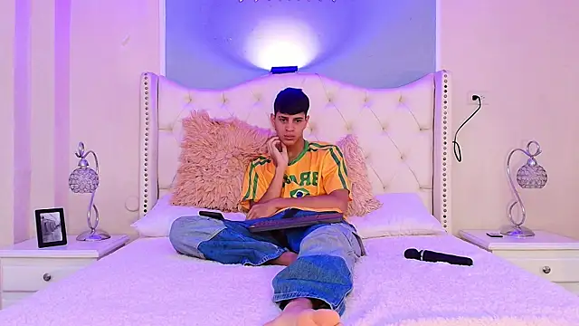 Tyler Rodriguez online show from 18, 3, 2025