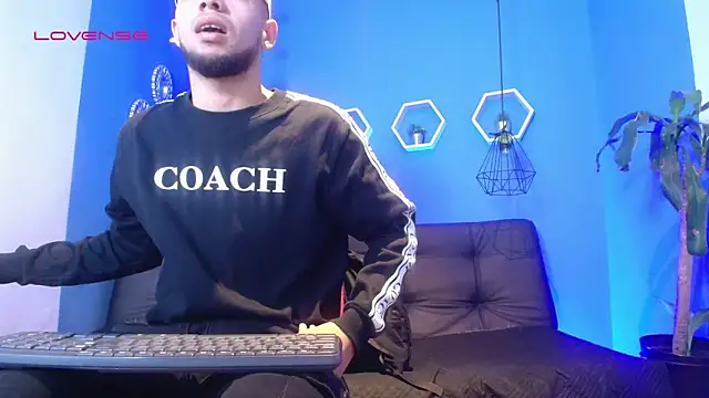 Snapshot of jhon_ath chatting on 21, 11, 2025 jhon ath online show from 21, 11, 2025