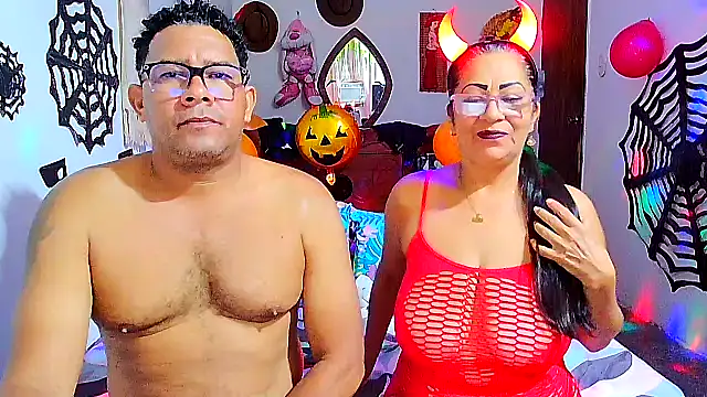 Snapshot of rosi_pamela chatting on 19, 10, 2025 rosi pamela online show from 19, 10, 2025