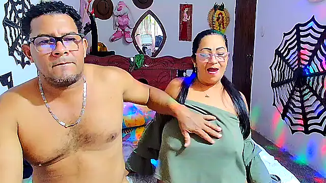 Snapshot of rosi_pamela chatting on 1, 11, 2025 rosi pamela online show from 1, 11, 2025