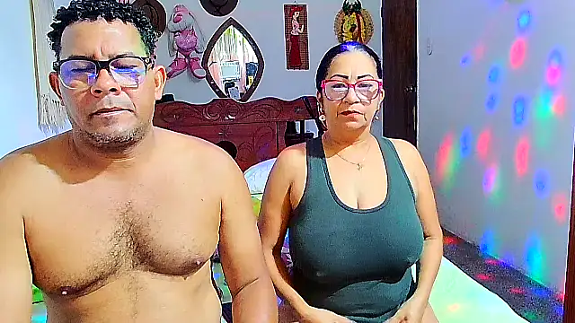 Snapshot of rosi_pamela chatting on 16, 11, 2025 rosi pamela online show from 16, 11, 2025