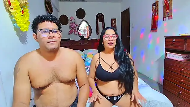 Snapshot of rosi_pamela chatting on 8, 3, 2026 rosi pamela online show from 8, 3, 2026