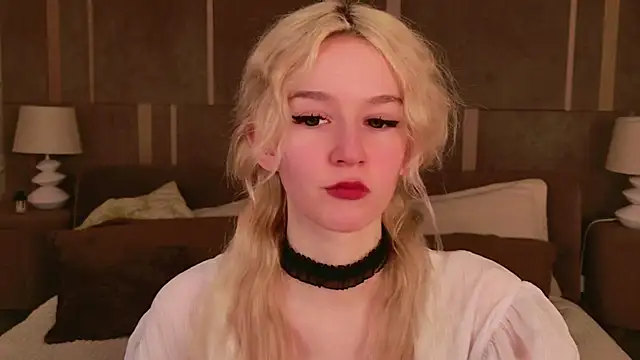 Snapshot of NaomiLoys chatting on 11, 3, 2025 NaomiLoys online show from 11, 3, 2025