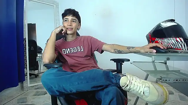 Snapshot of Zacktk7 chatting on 2, 12, 2024 Zacktk7 online show from 2, 12, 2024