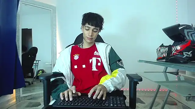 Snapshot of Zacktk7 chatting on 11, 12, 2024 Zacktk7 online show from 11, 12, 2024